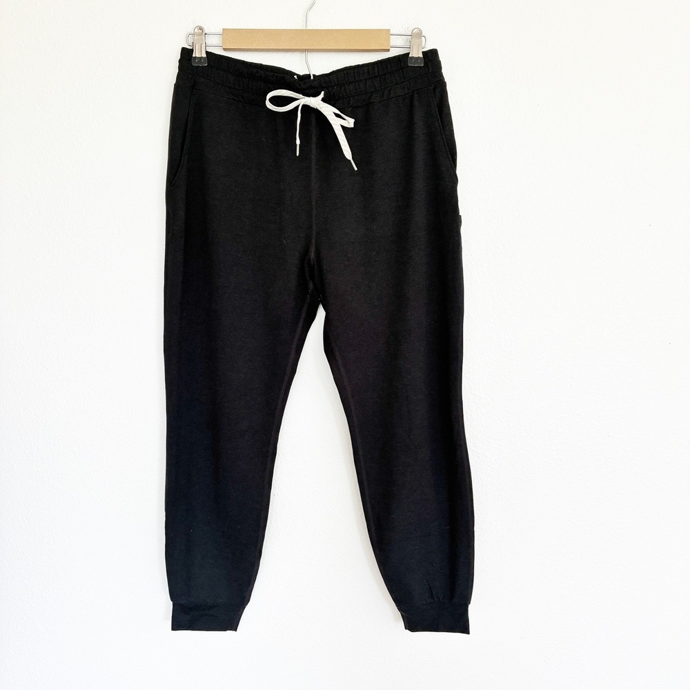 Vuori Performance Crop Joggers Women M Charcoal Gray Drawstring Soft Knit Pants